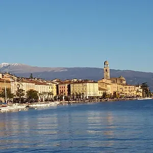 https://la-casa-sul-lago-san-felice-del-benaco.it-lombardy.com